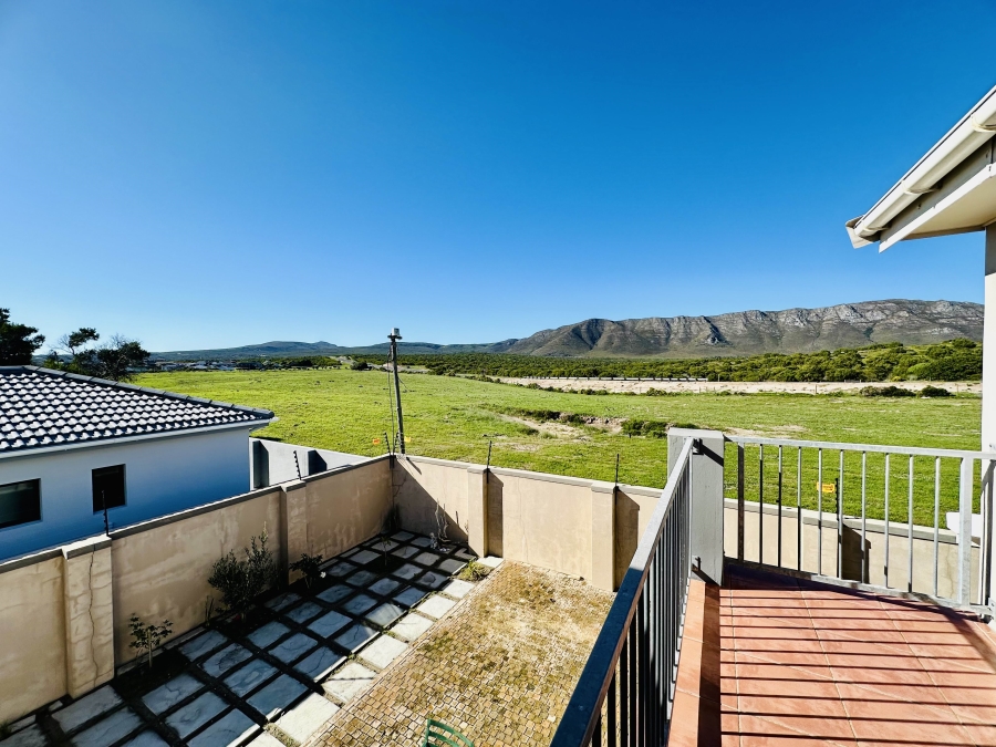 3 Bedroom Property for Sale in De Kelders Western Cape